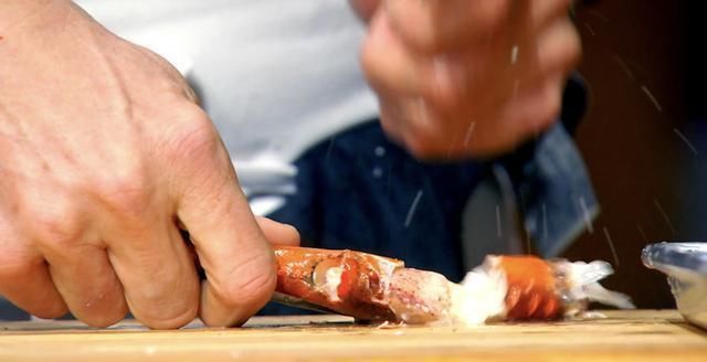 米其林|米其林大厨戈登拉姆齐，完美无痛拆龙虾肉，只需7步骤轻松上手