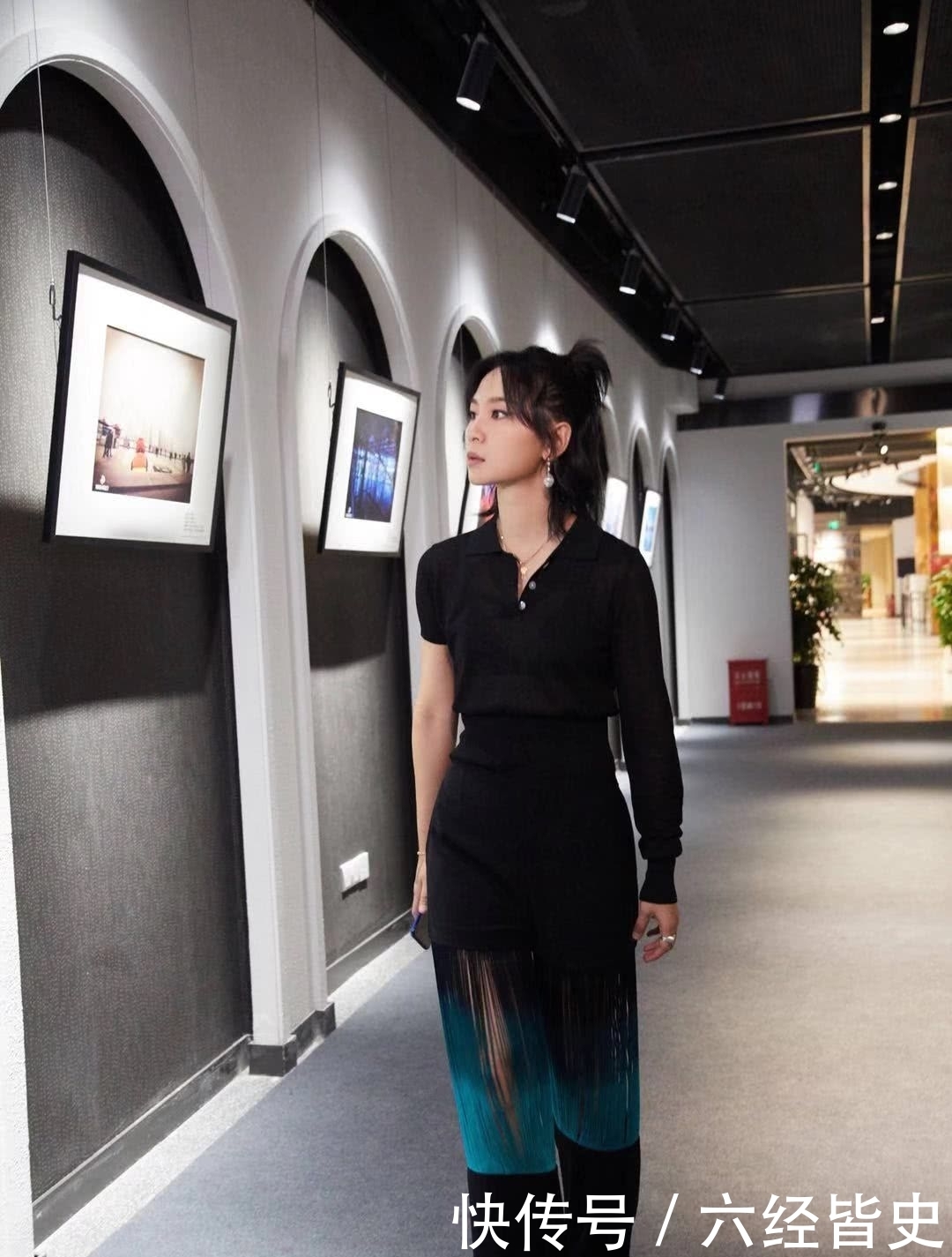 越来越|周笔畅越来越大胆,剪掉一支袖子不怕冷,还要把裤子分成三段