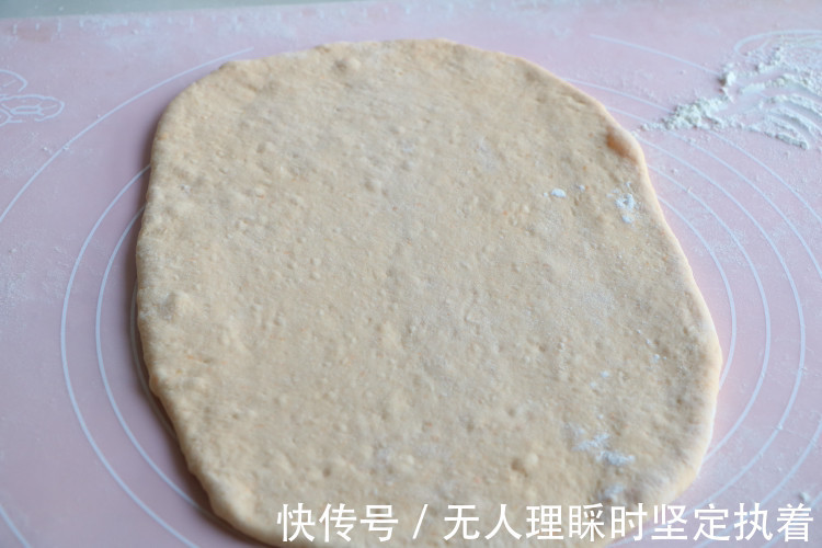 酥脆|冬天给女儿做了这早餐,松软酥脆,上桌就吃3个,隔三差五做一锅