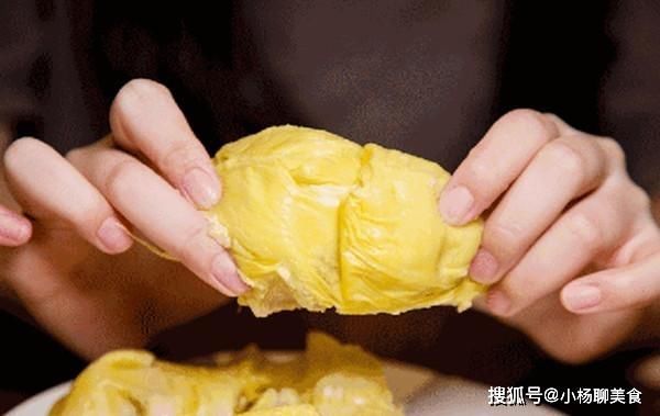 吃起来|夏天“水果”皆可冻，冰冻后更好吃的4种水果，第4种像吃奶油雪糕