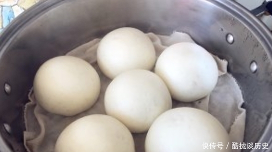 翻倍|蒸馒头和面，用水就错了！用它又白又香，比面包还软，营养翻倍！