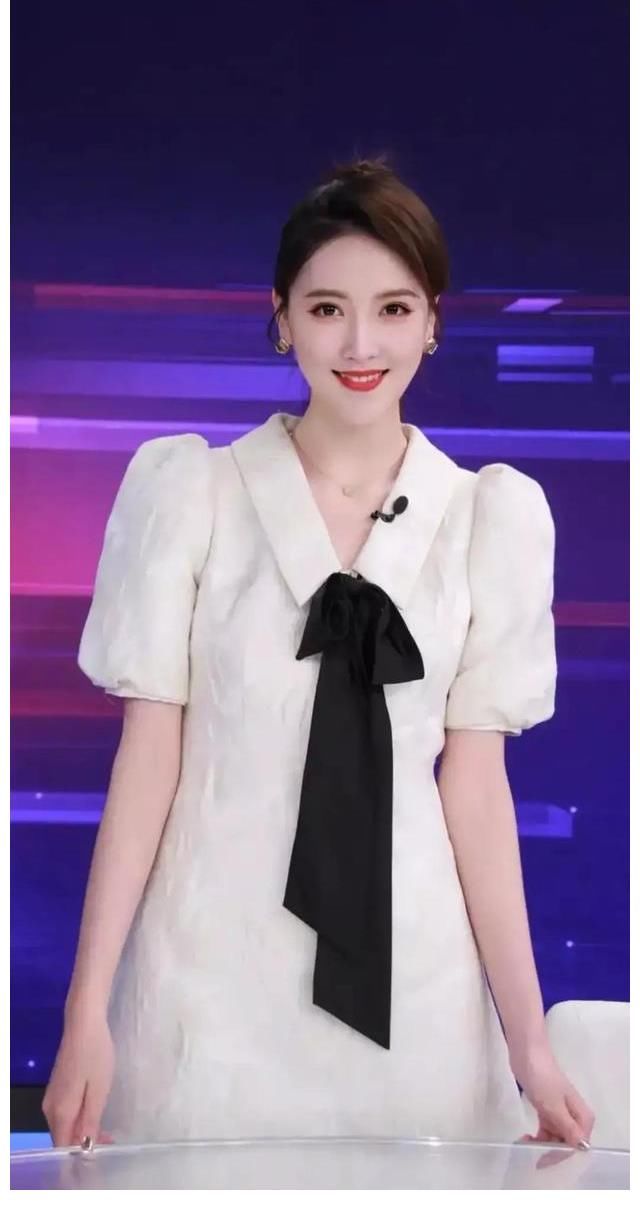 央视|央视女主持人李丹儿，青春甜美，实在是漂亮