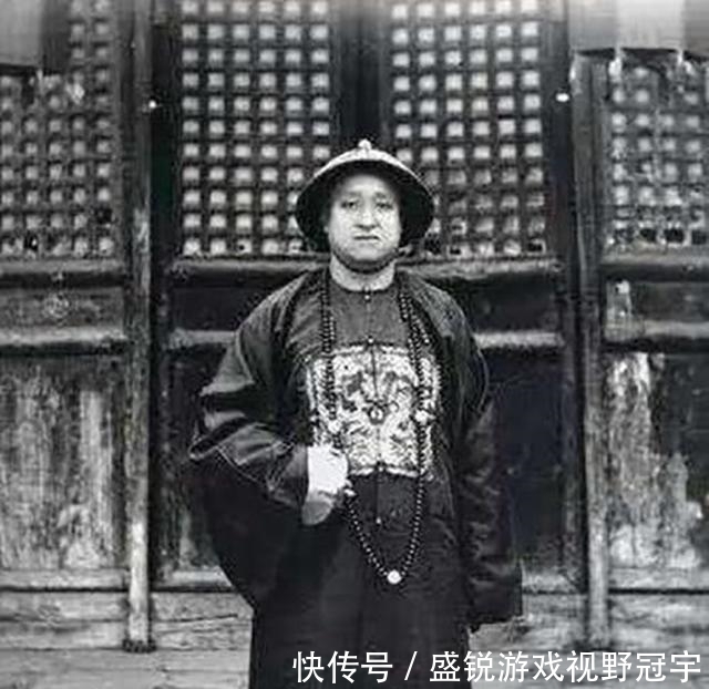 出生|中国传奇遗腹子: 出生前军队守卫产房, 出生后国家鸣13响礼炮庆祝