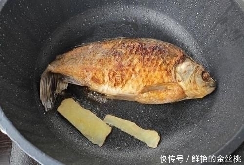 鲫鱼豆腐汤|豆腐和它才是天生一对，这样吃，补钙补脑长高个，刚上桌就被抢光