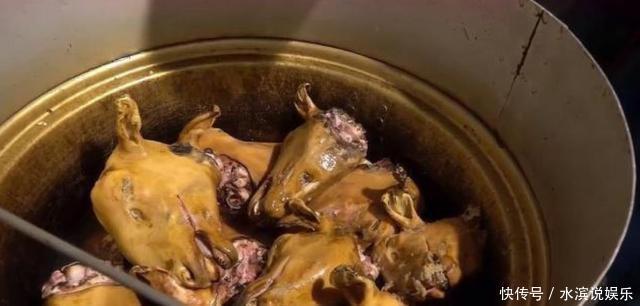 没用|大叔卖祖传“焦炭羊头”20年,1天卖25个就收摊,食客求也没用