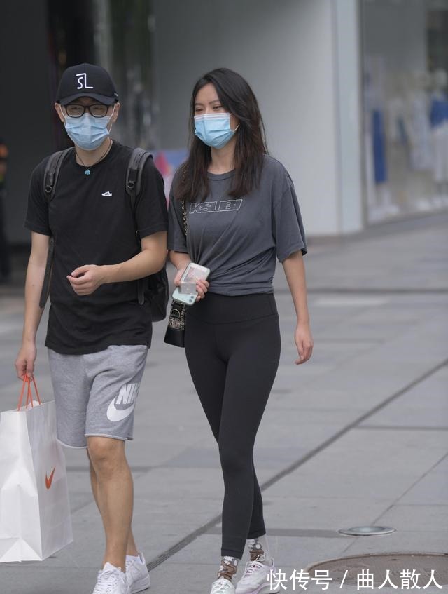 瑜伽裤 最近很火的瑜伽裤穿搭可一裤两用,很喜欢~!