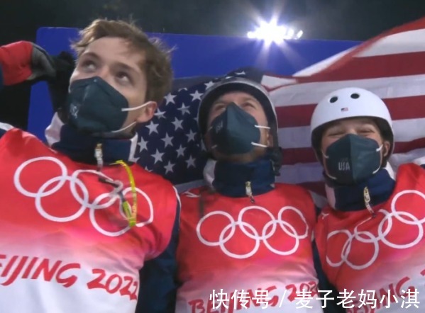 美国|意外夺金!美国教练抱头不敢信,跪地喜极而泣,中国3人相互安慰