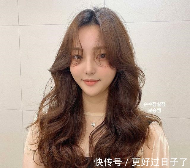 低层次 烫发怕老气,就选这18款,瘦脸时尚显气质!