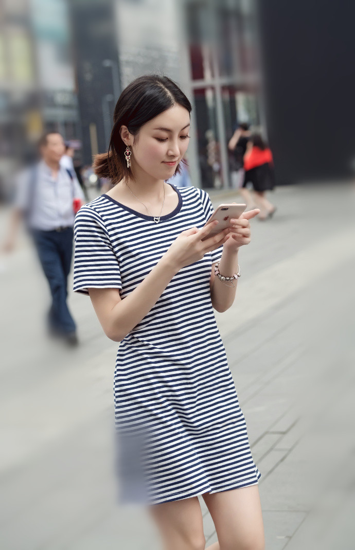 街拍|成都街拍,高颜值的美女都喜欢这么搭,有没有让人怦然心动?