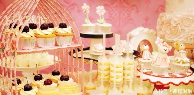 甜品|多层蛋糕已经不流行了,现在流行的是甜品台!庆典节日都能HOLD住