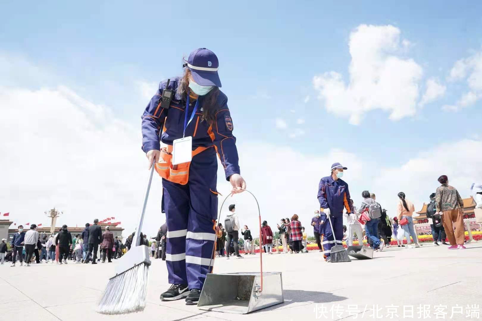 天安门环卫装备五一上新，保洁车能秒变“急救车”