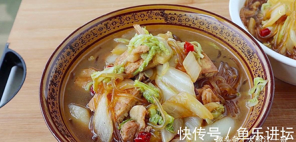 白菜炖豆腐,先炒白菜还是先炒豆腐?大厨教你正确做法,涨知识了