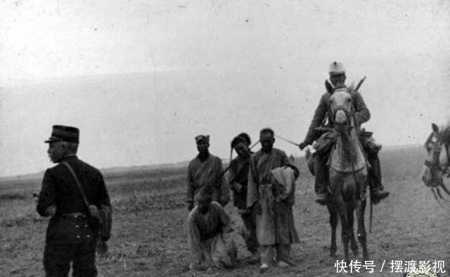 罕见|义和团罕见老照片手拿大刀，号称刀枪不入，图8钝刀行刑很残忍