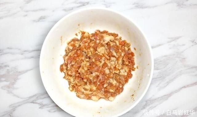 鸡蛋豆腐蒸肉末,简单蒸一下鲜嫩入味,大人小孩都爱吃