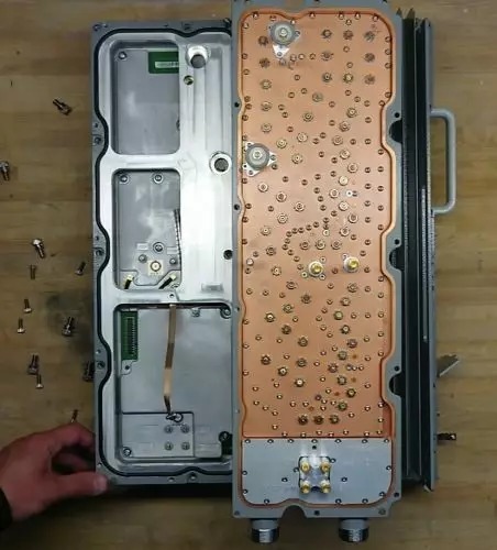 电巢|电巢学堂:华为基站拆解,PCB设计+高频走线,完美的像艺术品!