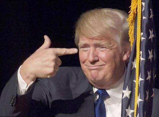 老外们&老汉让美女徒弟用身体写字,亮相欧洲,老外都看懵了,这是书法?