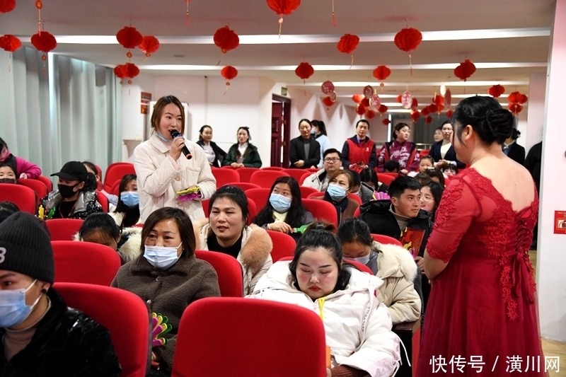 北大附属潢川实验幼儿园举办第四届绘本诵读节暨庆元旦文艺汇演