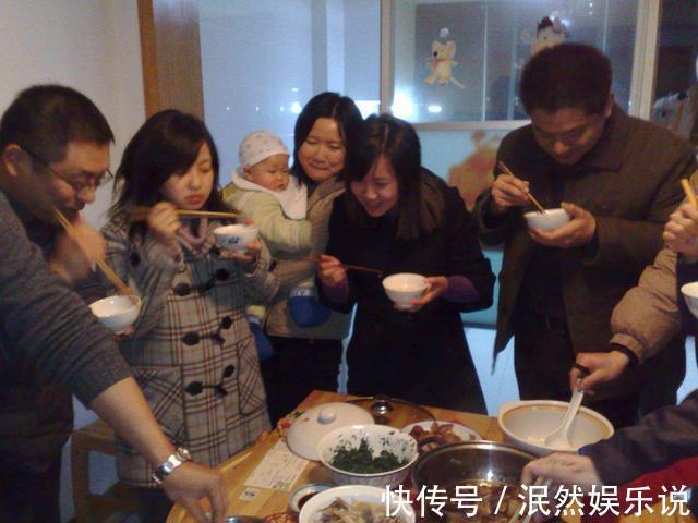 马卡连柯|“妈妈,菜里有一根头发”,两位妈妈不同的做法,情商立见高下