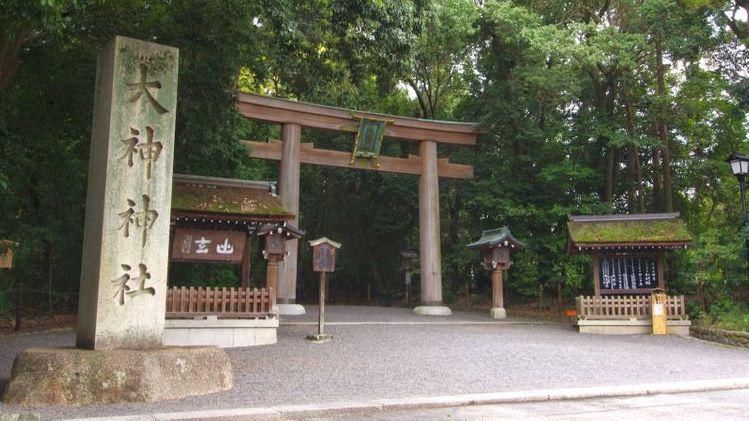 外国游客|奈良这个小众景点，内有神秘“蛇神”神社，外国游客难一窥其面貌