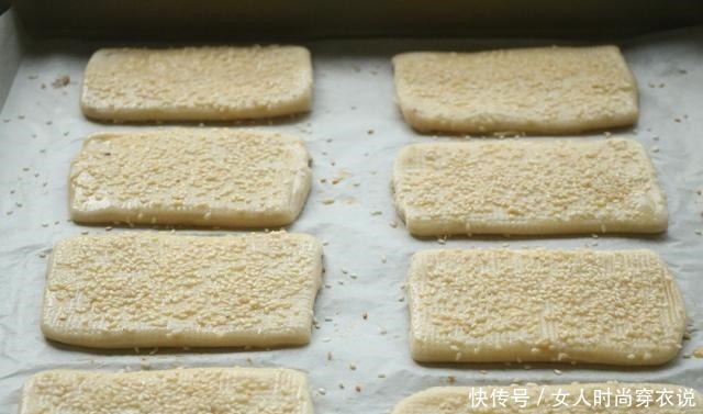  做法|家里有面粉试试这样吃，层次多又酥脆，食材简单，做法一看就会