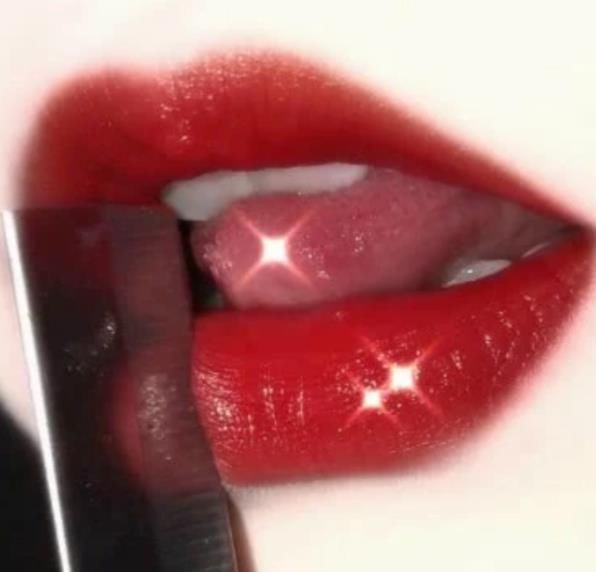 男生|女生嘴唇上有这“3个特征”,在男生眼中最美,笑起来都倾国倾城