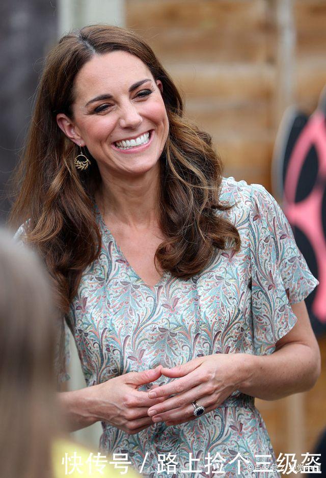 只要够美貌,品牌不重要!凯特王妃的“耳环经”,实用又优雅