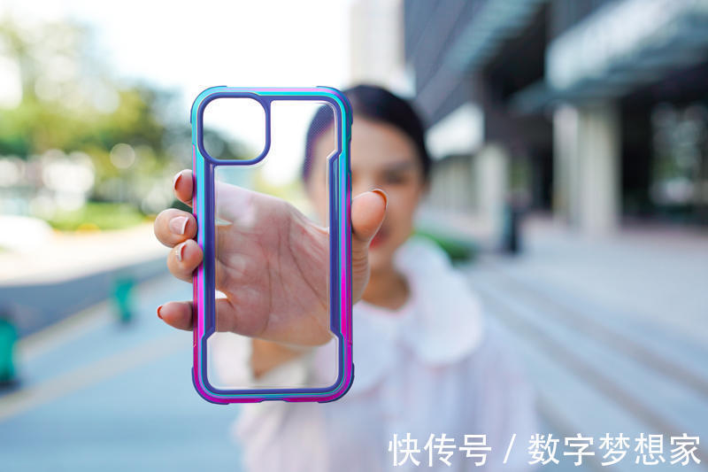 tpu|拥有保护欲极强的高颜值伴侣是怎样的体验？决色iPhone13小彩壳