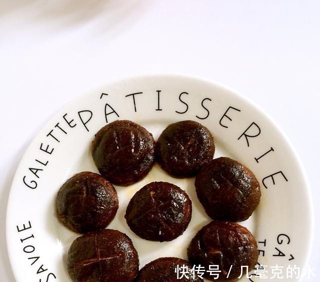 烤盘|香辣烤香菇,口感软绵,味道鲜香!