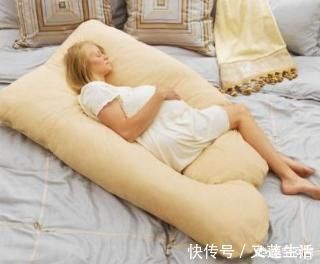 孩子|产妇在水中生孩子是不是可以避免由于各种胎位不正引起的胎儿缺氧或窒息?