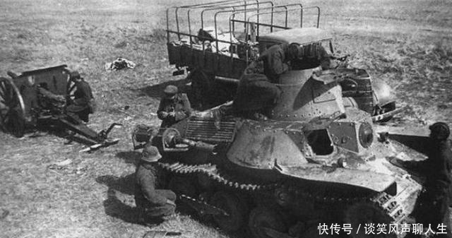 诺门罕|当年的诺门罕,苏联军队面对着缴获的日军装备,很无语