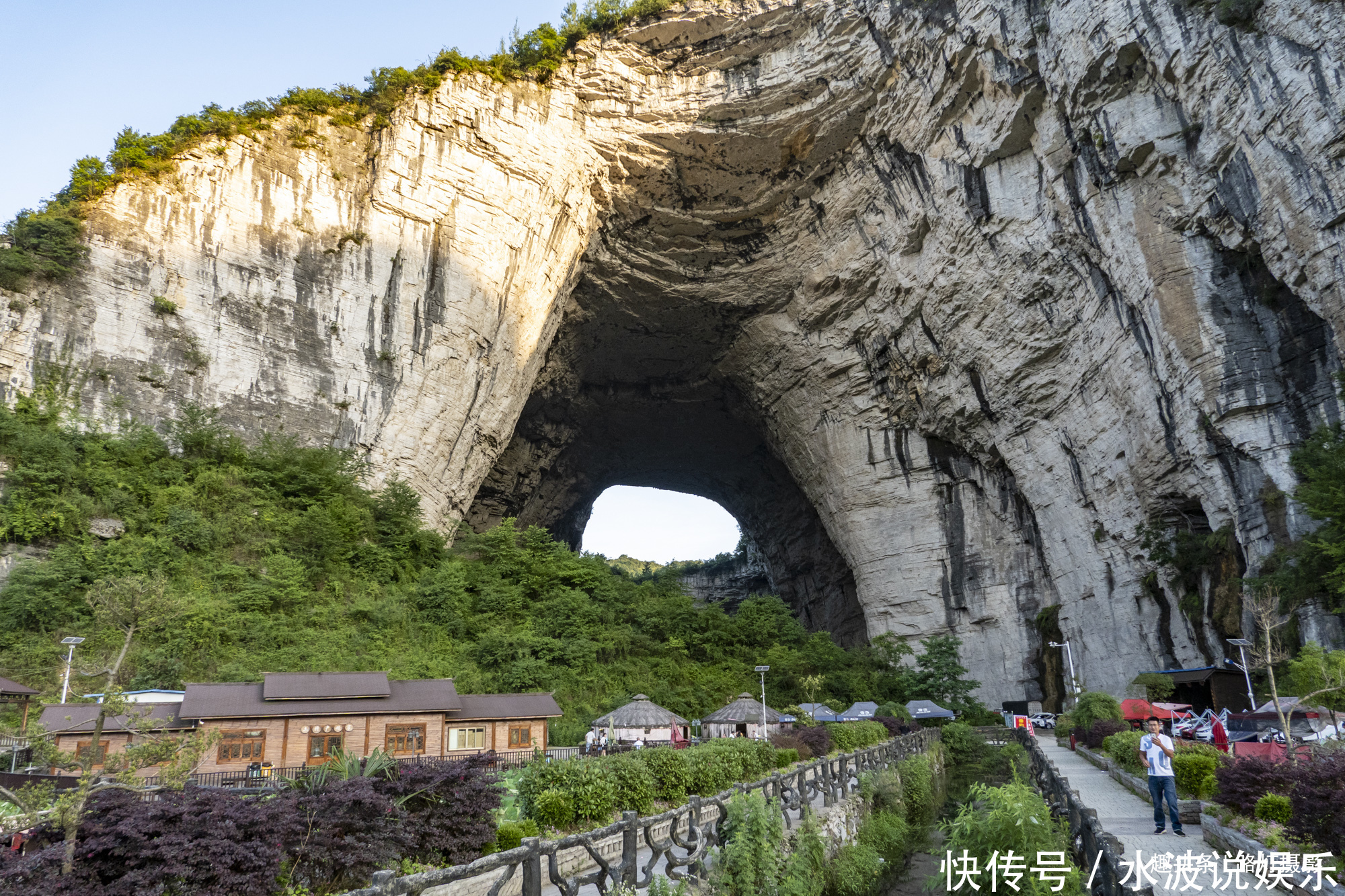 天生桥|贵州现世界最高天生桥石洞，面积超5000平米，一条暗河流向成谜