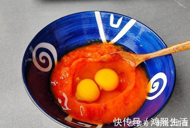 南瓜最好吃的做法,不做花卷不做饼,加两鸡蛋搅一搅,香嫩拉丝