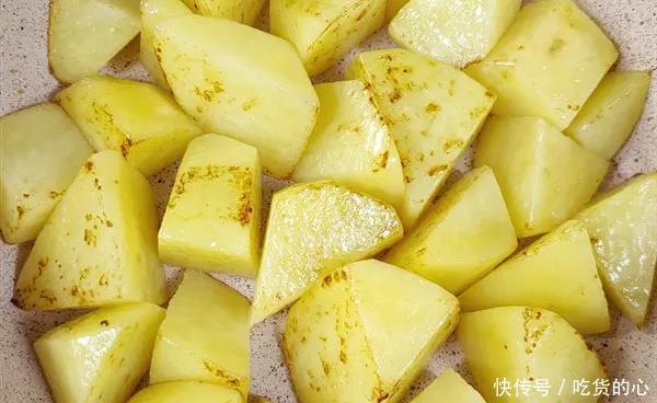 口感|酸甜可口的糖醋土豆,食材便宜,做起来简单,口感甜而不腻