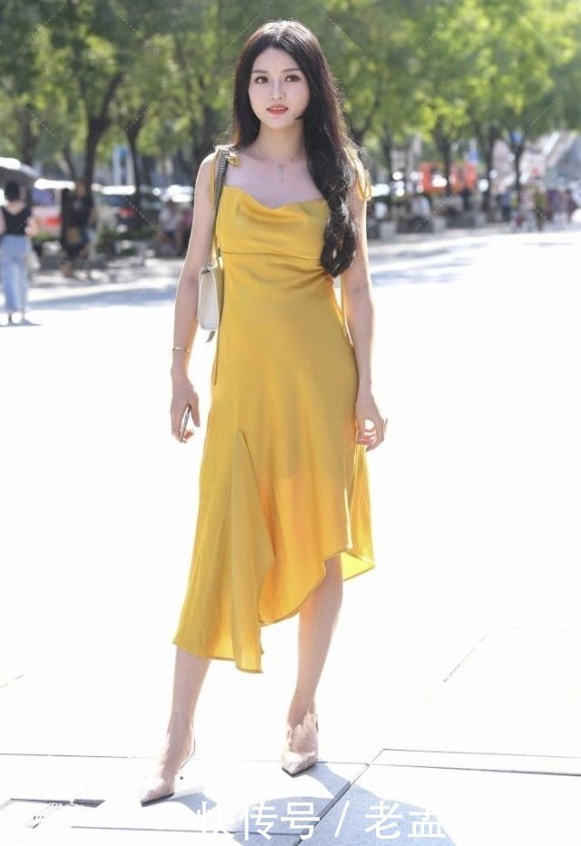 连衣裙|时尚的穿搭小女孩:黄色连衣裙突显皮肤,不规则裙才是时尚的体现
