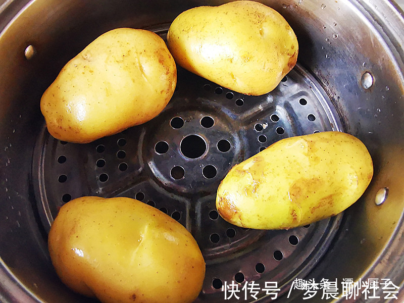 肠胃不好|蔬菜中的“养胃王”,肠胃不好的人要常吃,一蒸一拌,通便助消化