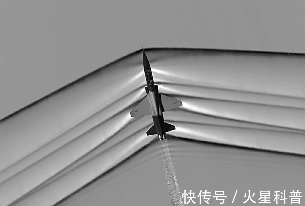 超音速飞行|秦皇岛上空传来不明巨响，究竟是怎么产生的？
