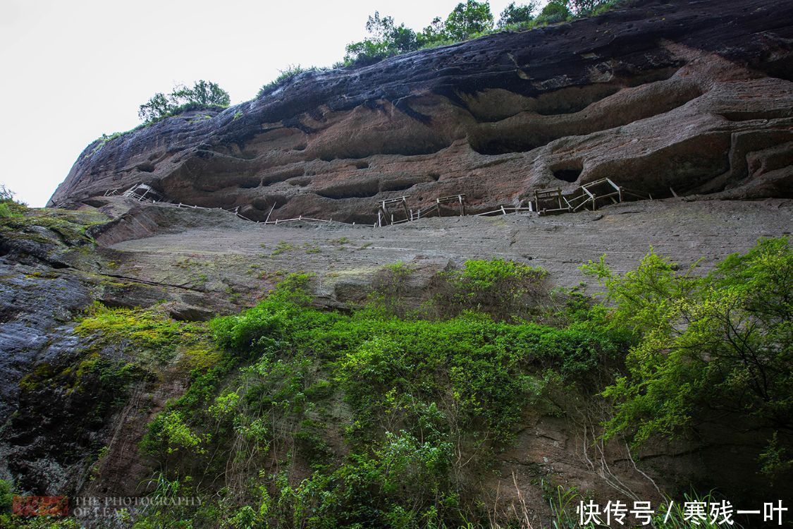 崖洞|武夷山神奇天车架，为躲避战乱，古人在绝壁石洞建起300人的村子