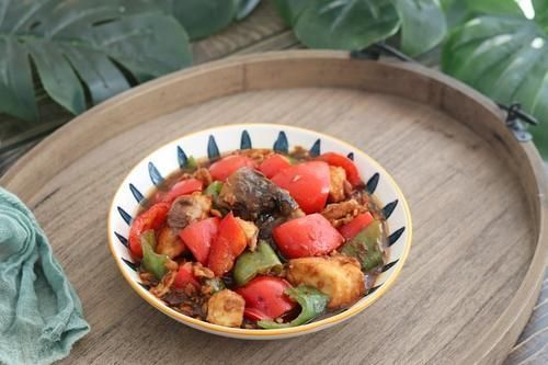 鱼腥“最”怕的不是葱和姜而是它,做鱼时加点,鱼肉鲜嫩还无异味