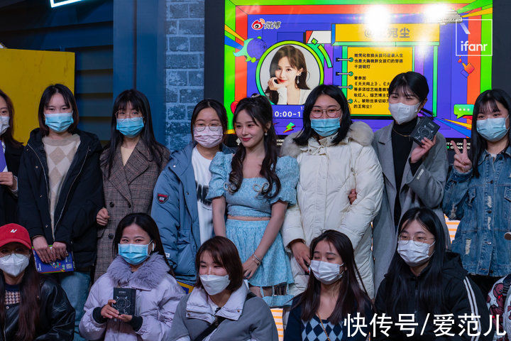 专注社交，微博是红人们的一张「名片」