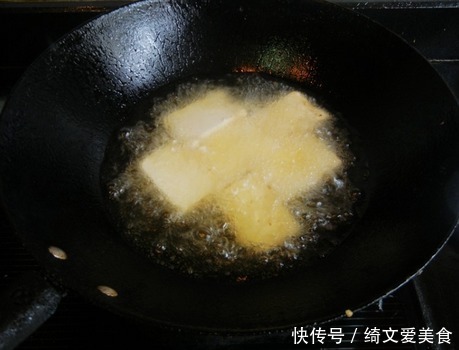 老小|豆腐别再煮着吃,试试这种新做法,豆腐也能金黄酥脆,老小抢着吃