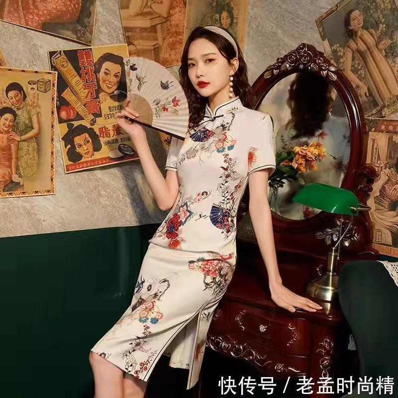 旗袍裙 比包臀裙还火的旗袍裙，时髦简约又不失复古，提升气质又赚回头率