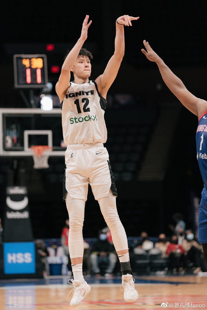 曾凡博晒帅照：这是我的故事