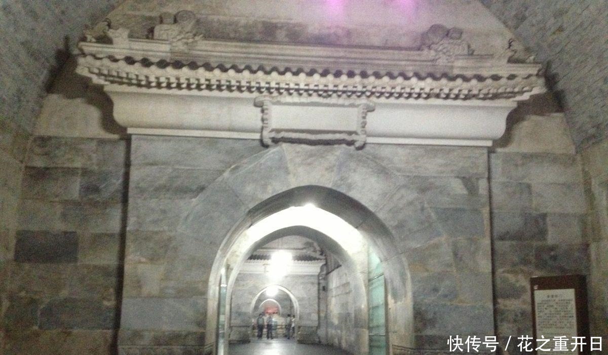 1956年,考古队是如何找到明定陵地宫的一块小石碑成了关键!