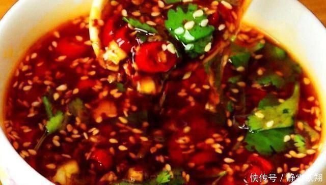 鲜嫩|丸子这样做最好吃,不放面粉不加水,鲜嫩又营养,我家2天做一回