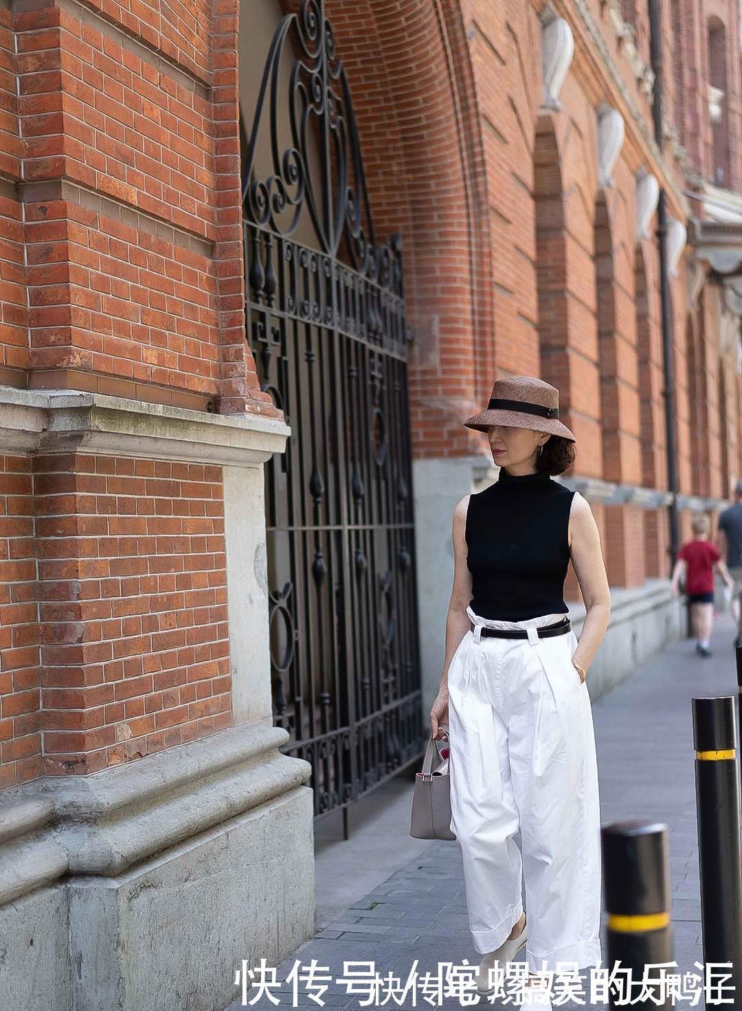 半身裙|年近六十却美得优雅，这位中老年妈妈的“气质穿搭”，真值得学习