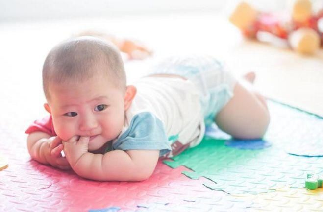 妈妈们|孕妈妈“偷吃”雪糕，胎宝会有什么反应？他们的表现有点“萌”