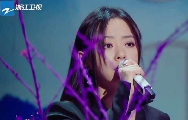 張靚穎|慘遭《王牌》一剪沒?張靚穎深夜發(fā)文聲討,八個字諷刺滿滿!