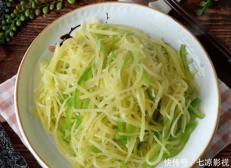 土豆丝|想要炒出来的土豆丝更好吃，一定要谨记这三点，根本不粘锅