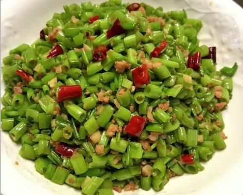 钙质|冬天,多给孩子吃这菜,每天炒一盘,解油腻,补钙质,孩子长个头