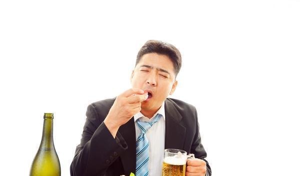 黄疸|胰腺癌常“伪装”成胃病,身体频繁出现4项异常,注意检查